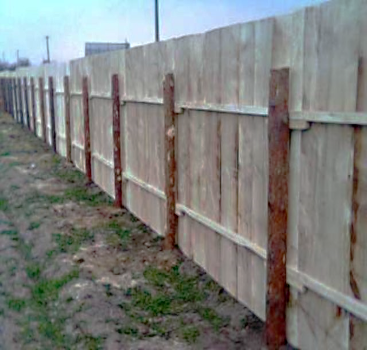 щит паркану не фарбований