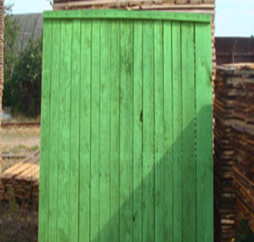 щит паркану пофарбований